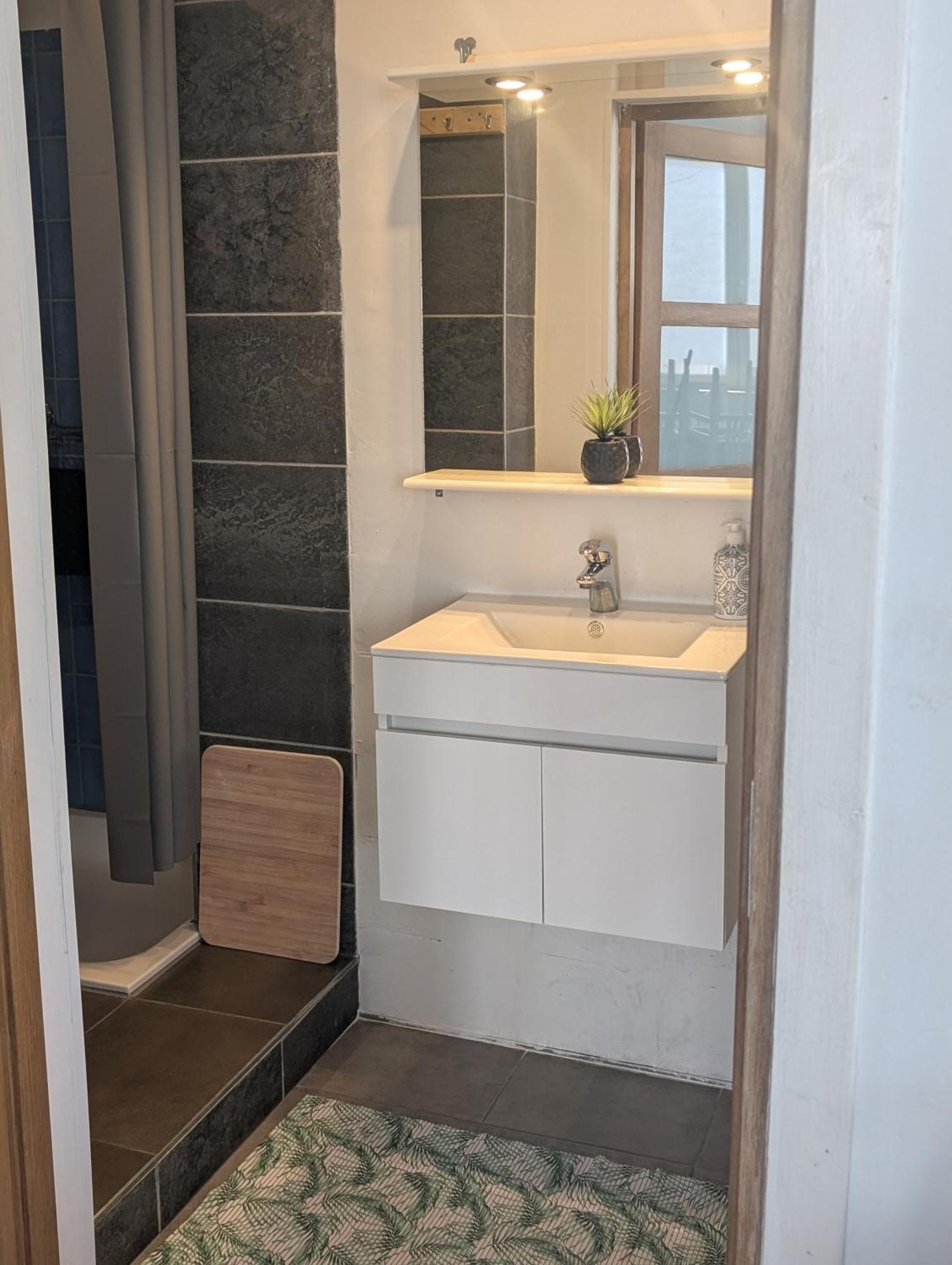 Appartement Spacieux Avec Parking Et Terrasse De Panne Exterior photo